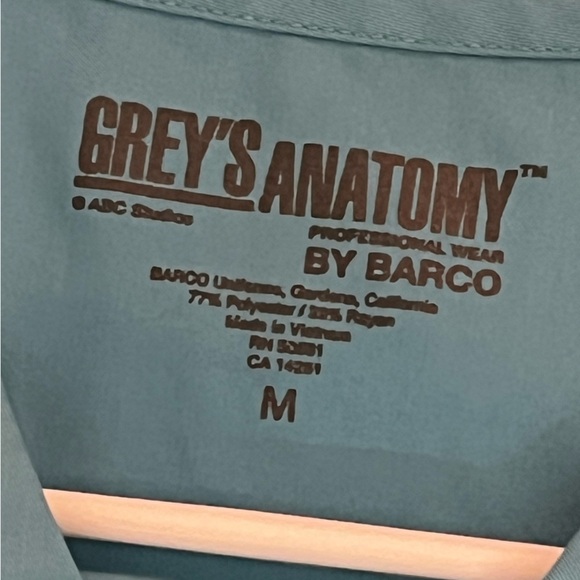Grey's Anatomy Light Blue Scrub Top - Picture 2 of 4